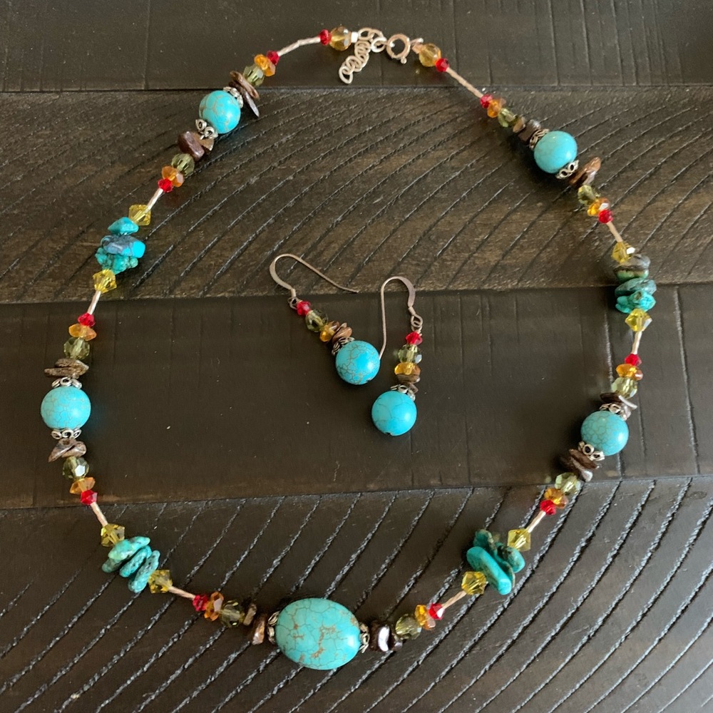 Turquoise beaded necklace and earring set - Picture 4 of 5